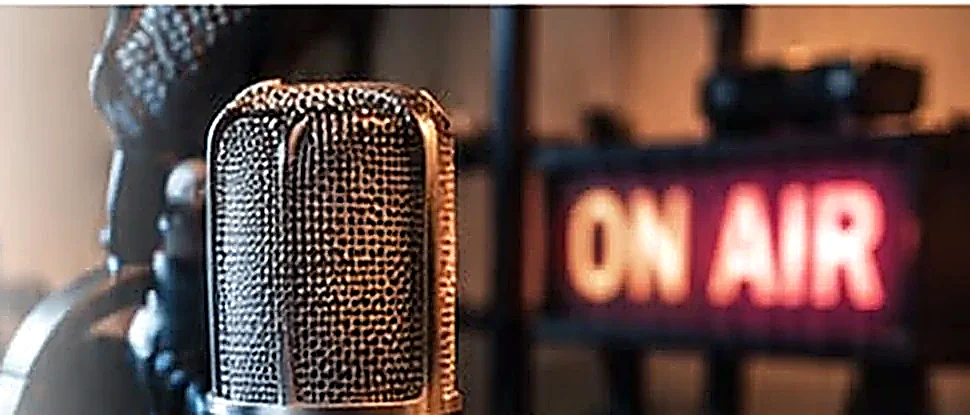 Studiomicrofoon met ON AIR lamp